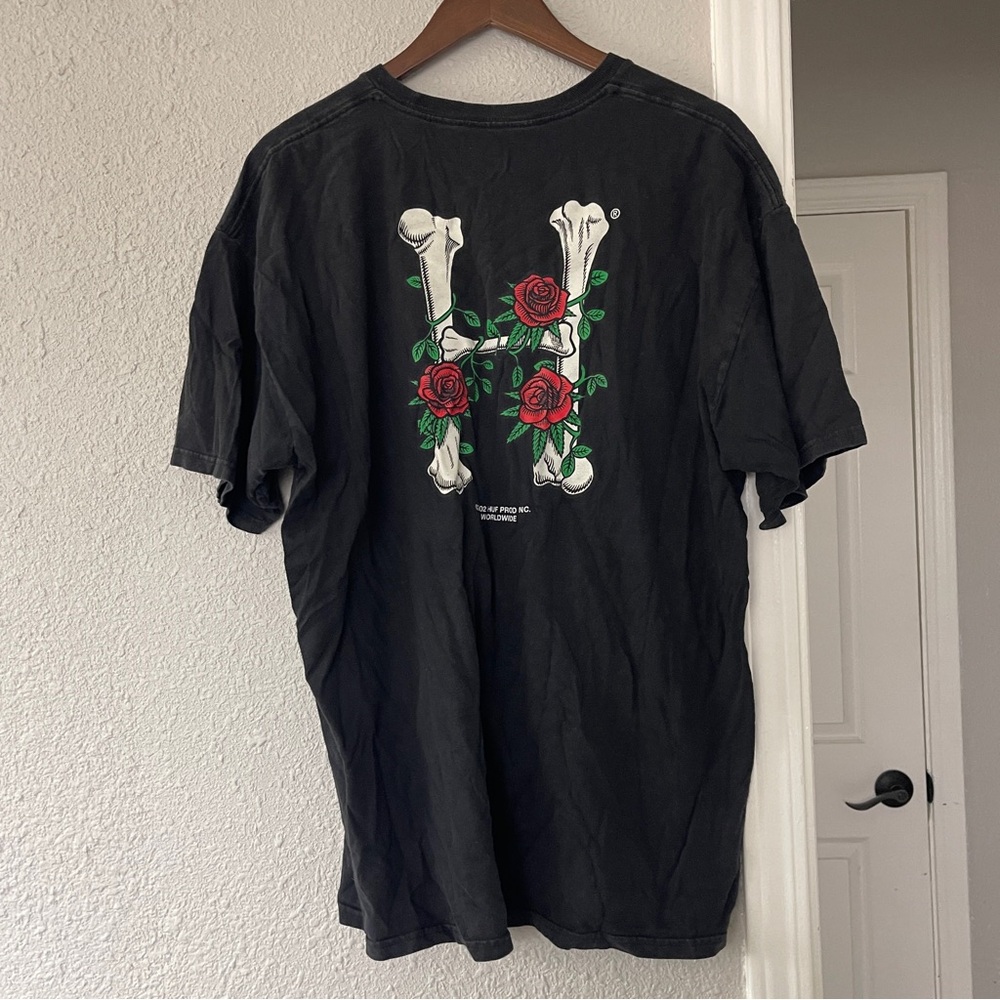 HUF vintage Black Tee with Floral Logo XL - Picture 6 of 7